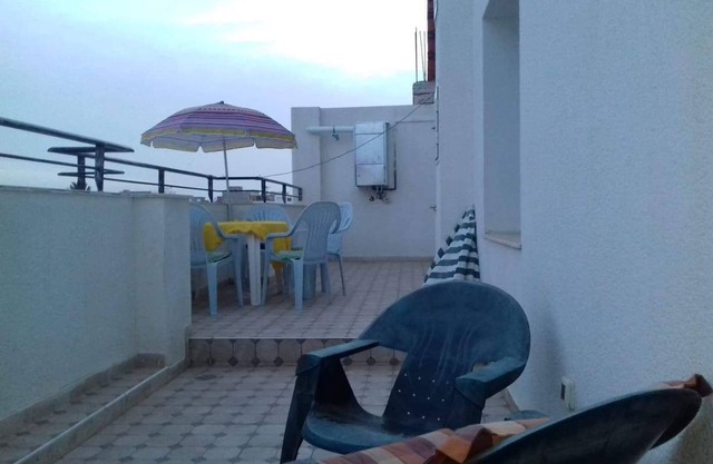 rent for vacancy, pretty well equipped apartment in tourist area of Mahdia