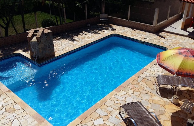 Rent Room Season, Sitio with Pool, Sauna, Field, Edicula, Wifi, Salao games.