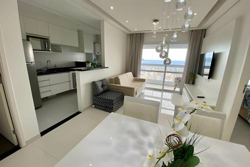 Requinte, vista mar, sauna e piscina!