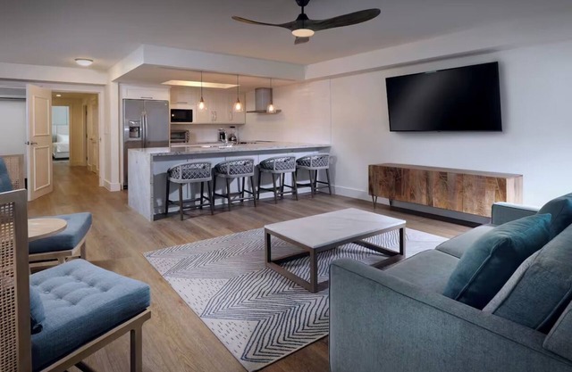 Residence at Southernmost Beach Resort – Prime South Beach Access & Lush Gardens