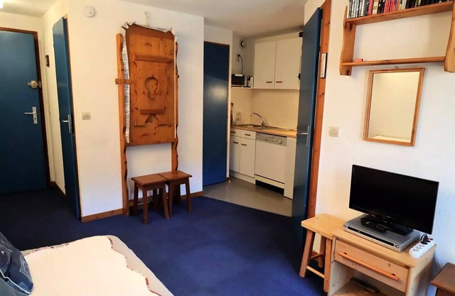 Residence Val Blanc 1 - Apartment 2 to 4 people in the heart of the village, near the slopes