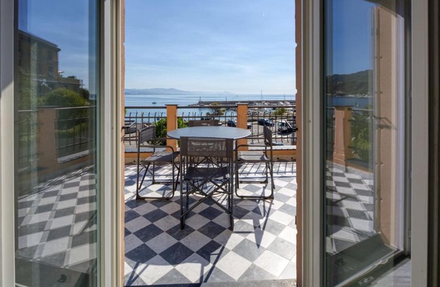 Residence Via Di Francia