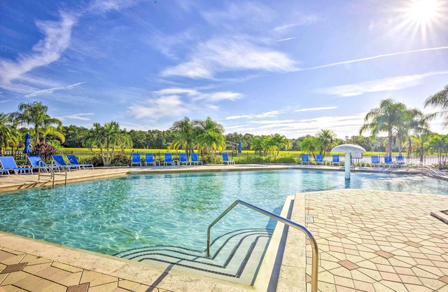 Resort Getaway w/Florida Room: 14 Mi to Disney!