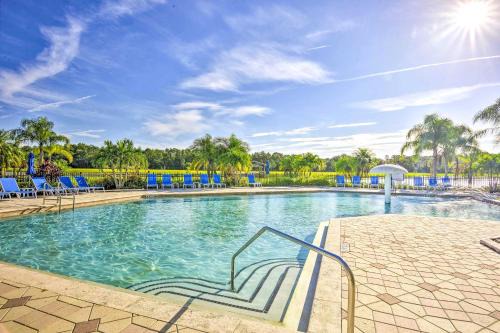 Resort Getaway with Florida Room 14 Mi to Disney!