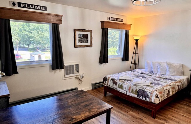 Resort Hotel at Loon Mountain w/pool, hot tub, Ski Hike