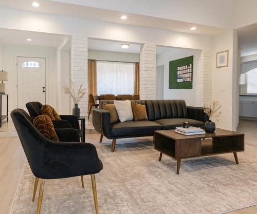Resort-Style Pool Home Games, BBQ and Near Downtown