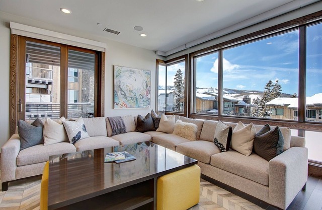 Resort Three Bedroom Suite 3 Apartment Hotel by RedAwning