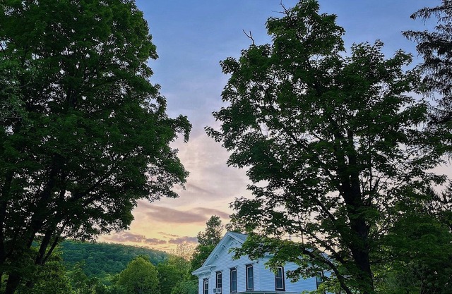 Restored 1800’s Farmhouse. Catskill Mtn. Views, Private Pool!