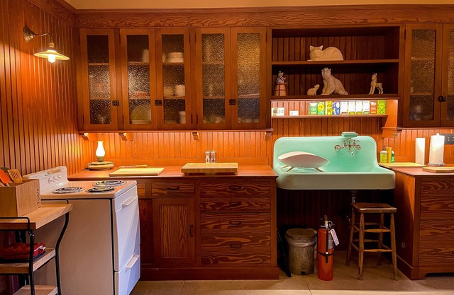 Restored, dog-friendly, historical landmark with pool table & prime location
