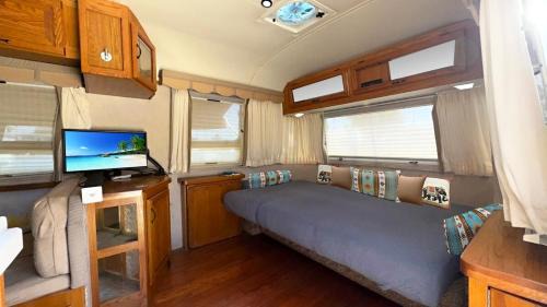 Retro Star-Wagon, Ocean View Dolby Sound Studio