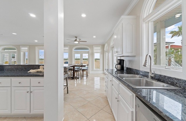 Reunion Beach House- Special Rates with Private Pool & Hot Tub! Deeded Beach Ac