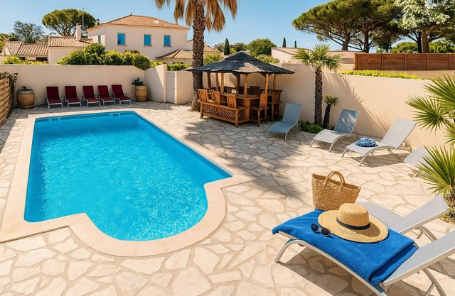 Rêve D'Azur: Walking distance from the beach, Swimming pool, Terrace BBQ, Parking & Bed linen included