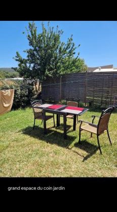 Rez de villa avec jardin
