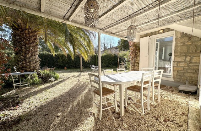 Rez de Villa 250 m from Les Lecques beach