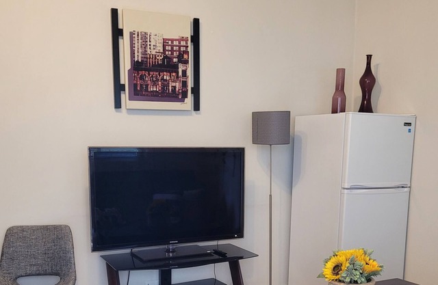 Richmond Apartment -1/2 Mile to steveston Harbour