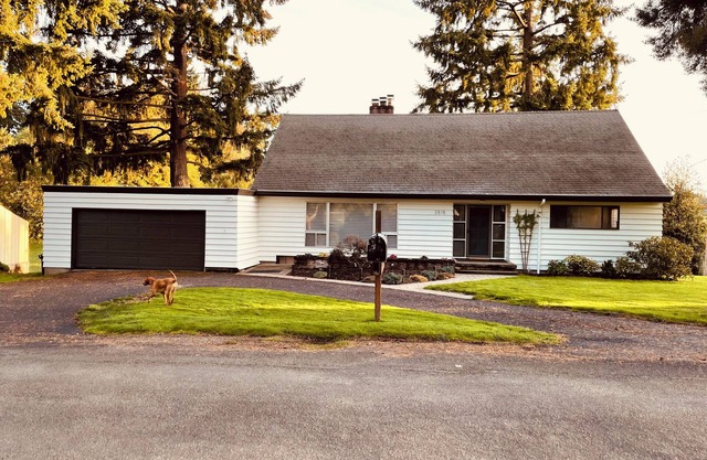 Ridgefield Spacious Country-Side Home