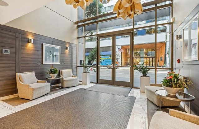 Rincon Hill 1 BR w/Office by Anyplace - 11447