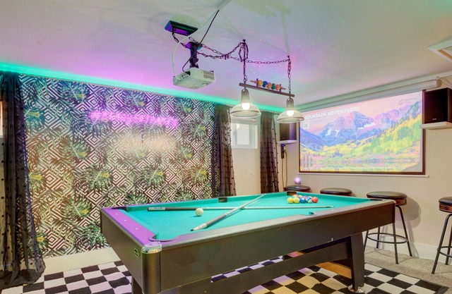 RiNo Bach Pad w Pool Table, Ping Pong, Foosball & Private Backyard- 420ok!