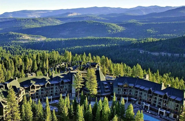 Ritz Carlton Lake Tahoe 3 BD/3.5 BA Sleeps 10