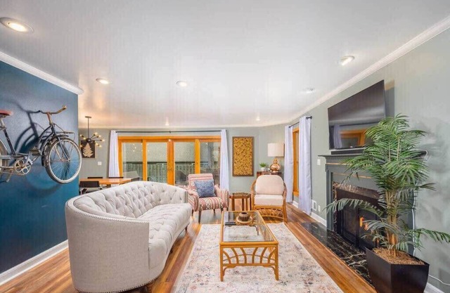 River Drive Retreat: Family Fun & Relaxation