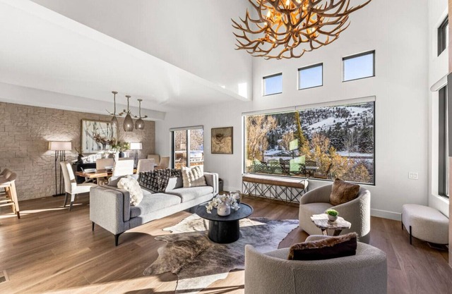 River Ranch Retreat | Luxe Living & Mountain Views