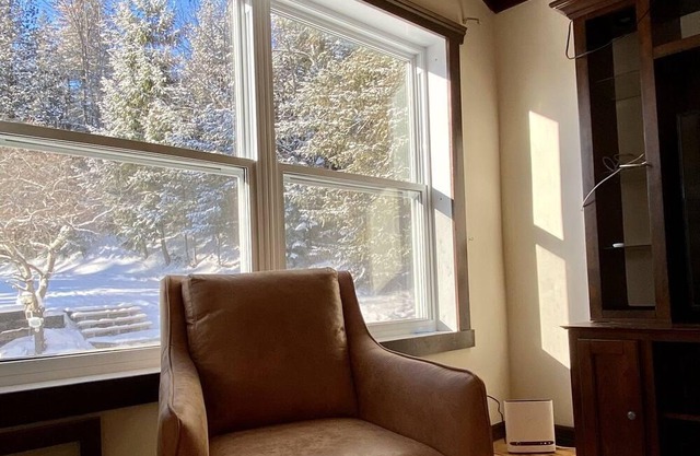 River View Mountain View 4 Skis Around Cozy Cottage