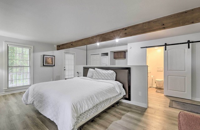 Riverdale Studio ~ 18 Mi to Downtown Atlanta!