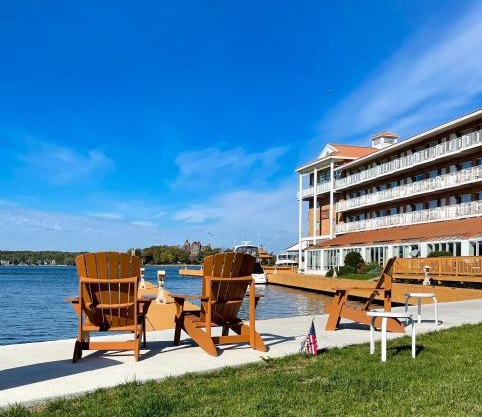 Riveredge Resort Hotel