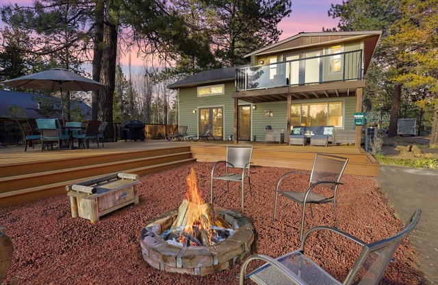 Riverfront Cabin w/Trails, AC & Views