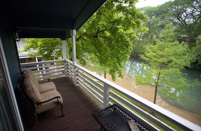Riverfront Home Sleeps 12 with View & Firepit