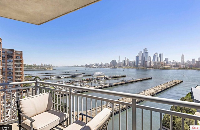 Riverfront w/NYC skyline view
