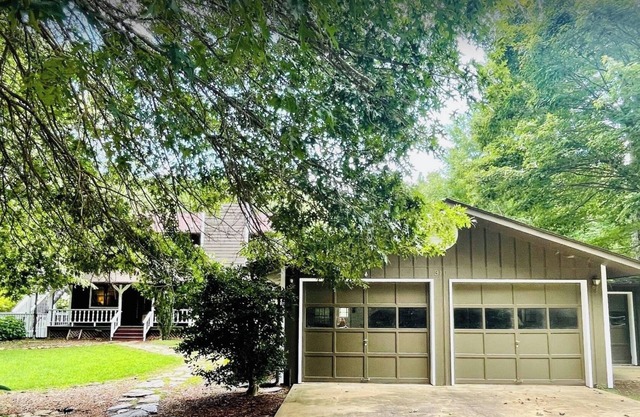 Riverlanding 4 bdrm home River and Mountain Views