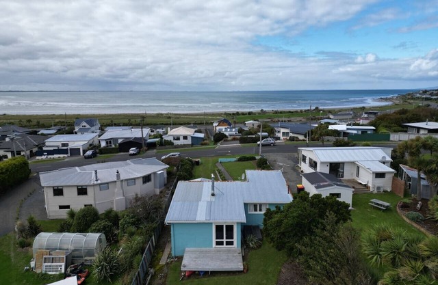 Riverton Beach Bliss Retreat