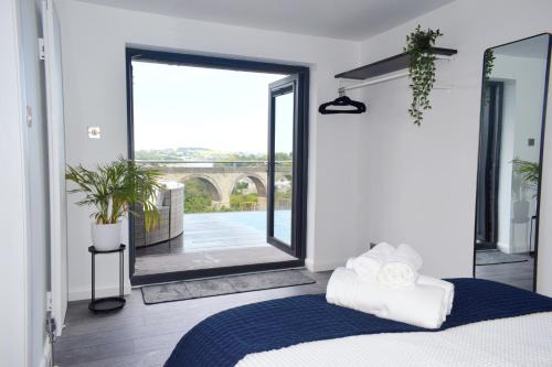 Riverview 2 Bedrooms Sleeps 4 Parking Ev charger