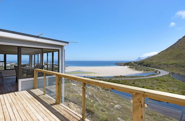 Riverview Villa - Two Bedroom Apartment, Sleeps 6