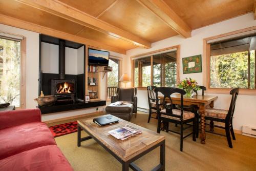 RMR: La Choumine 8 Condo in Teton Village