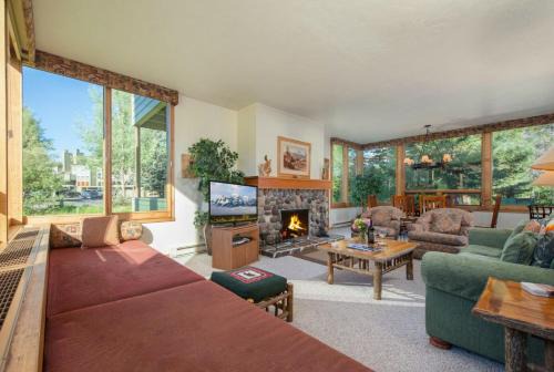 RMR: Lupine 1914 Condo in The AspensWilsonWY