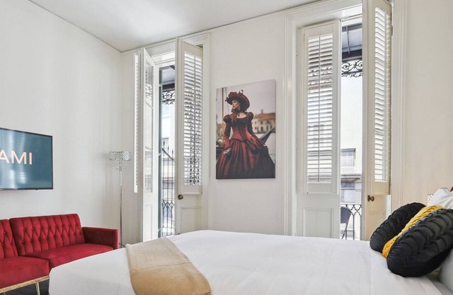 Roami at St. Helene | Chartres St. Combo | Balcony | 2 Units
