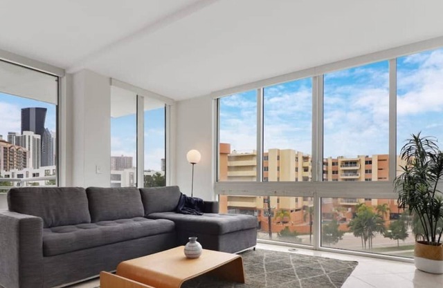 Roami at Sunny Isles | Rooftop Pool | 2 Bedroom