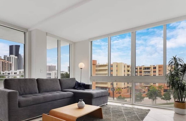 Roami at Sunny Isles | Rooftop Pool | 2 Bedroom