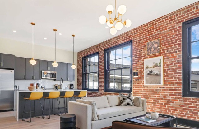 Roami at The Lola | Near Bourbon St. | 3 Bedroom