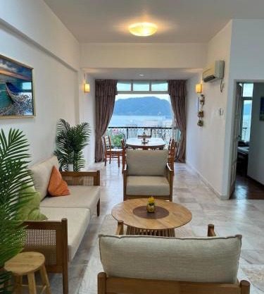 Roamia Retreat - Tropical house