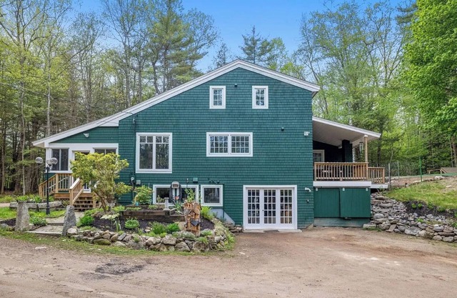 Robin Way: Woods, Pond & Peace ‒ 3BR Private Acreage in Meredith