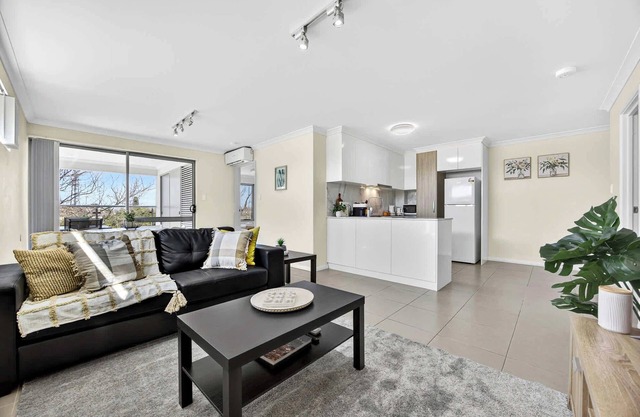 Rockingham 2BR Escape with Private Balcony