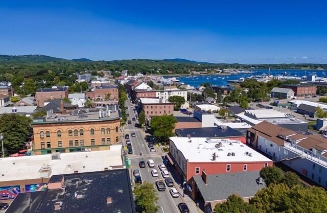 Rockland Central, downtown walk to everything!