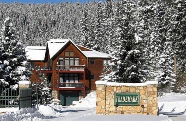 Rocky Mountain Retreat: Steps to Slopes, Hot Tub, Spectacular Views!