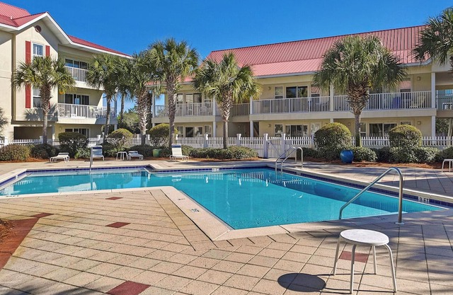 Rollin Tide Villas