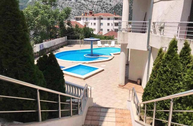 Roman Garden Apartment