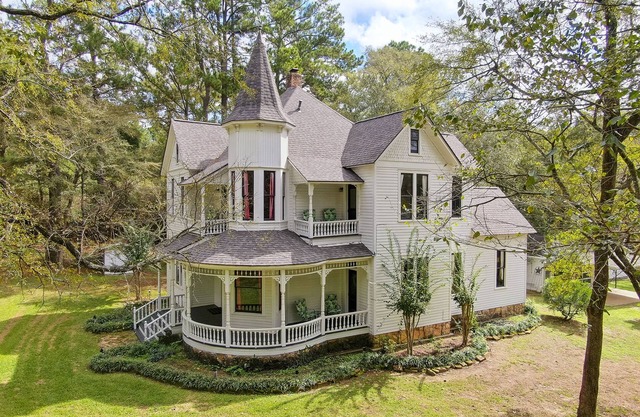 Romantic 1901 Victorian Home on seven wooded acres