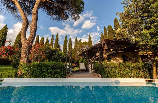 Romantic and Luxury COTTAGE NANNI with Pool